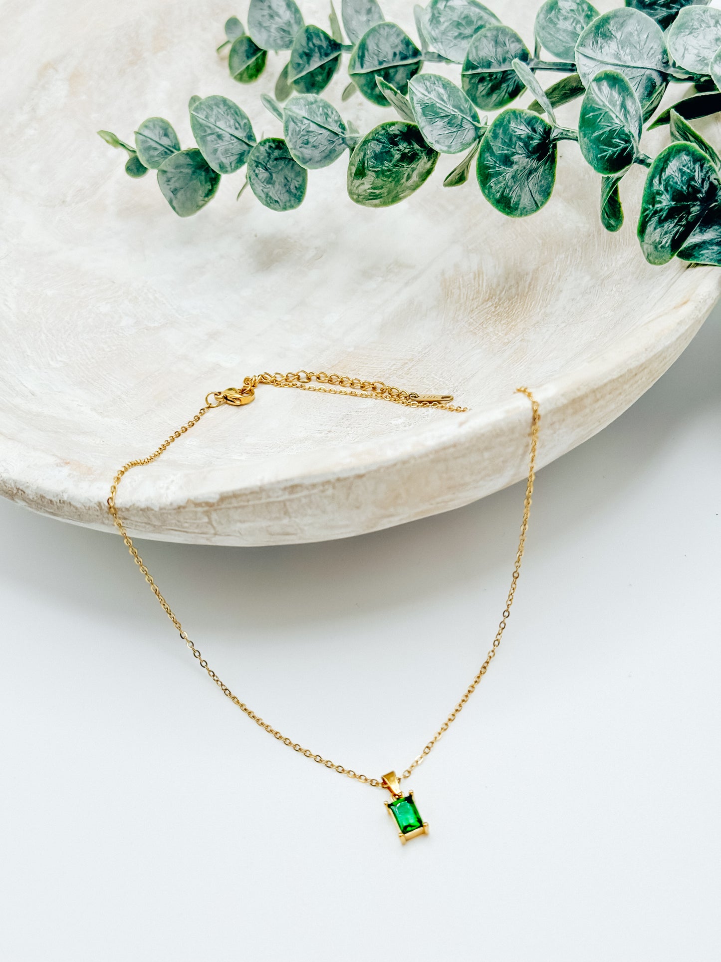 Emerald Elegance Pendant Necklace