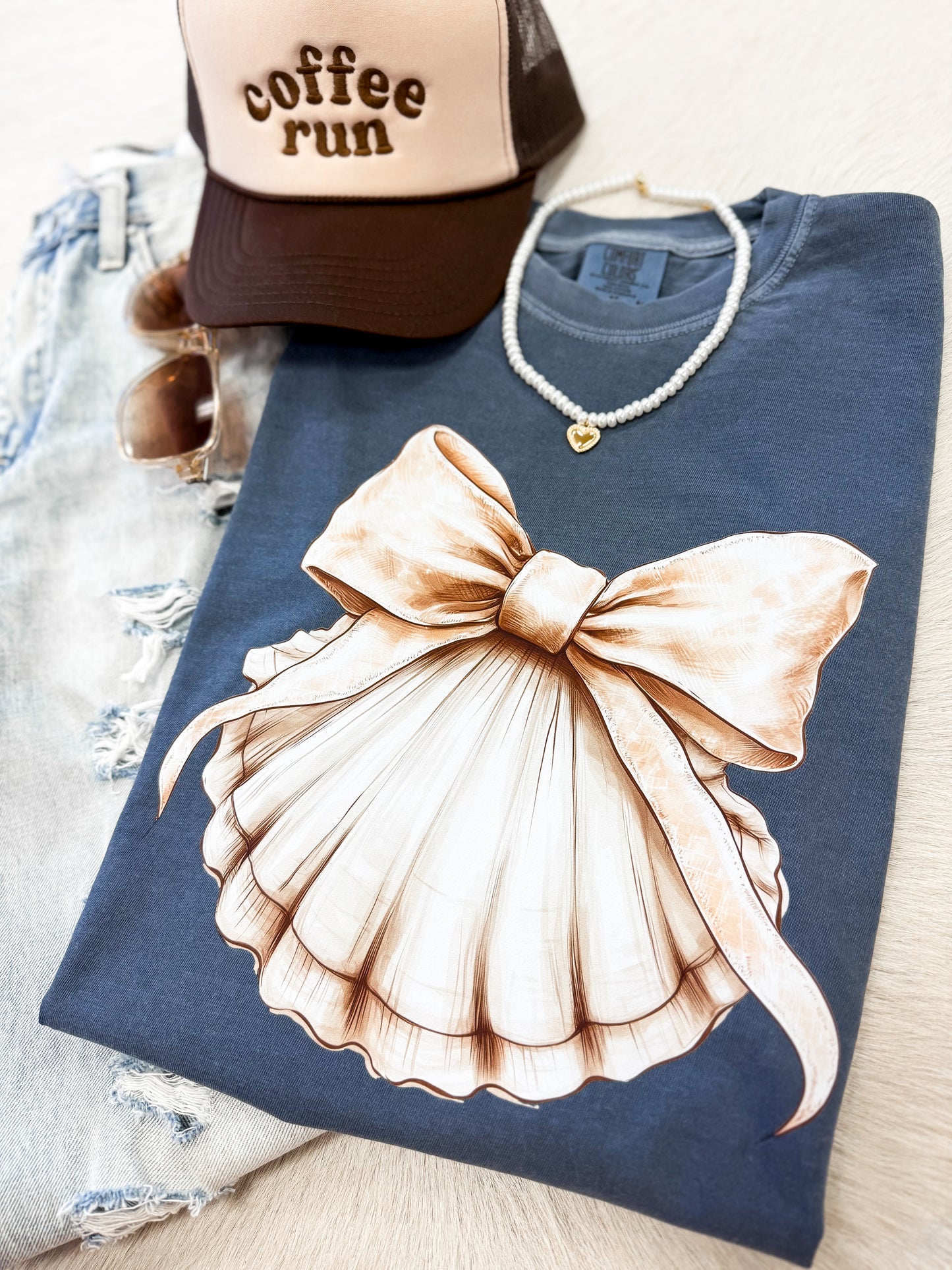 Clam Shell Bow Tee