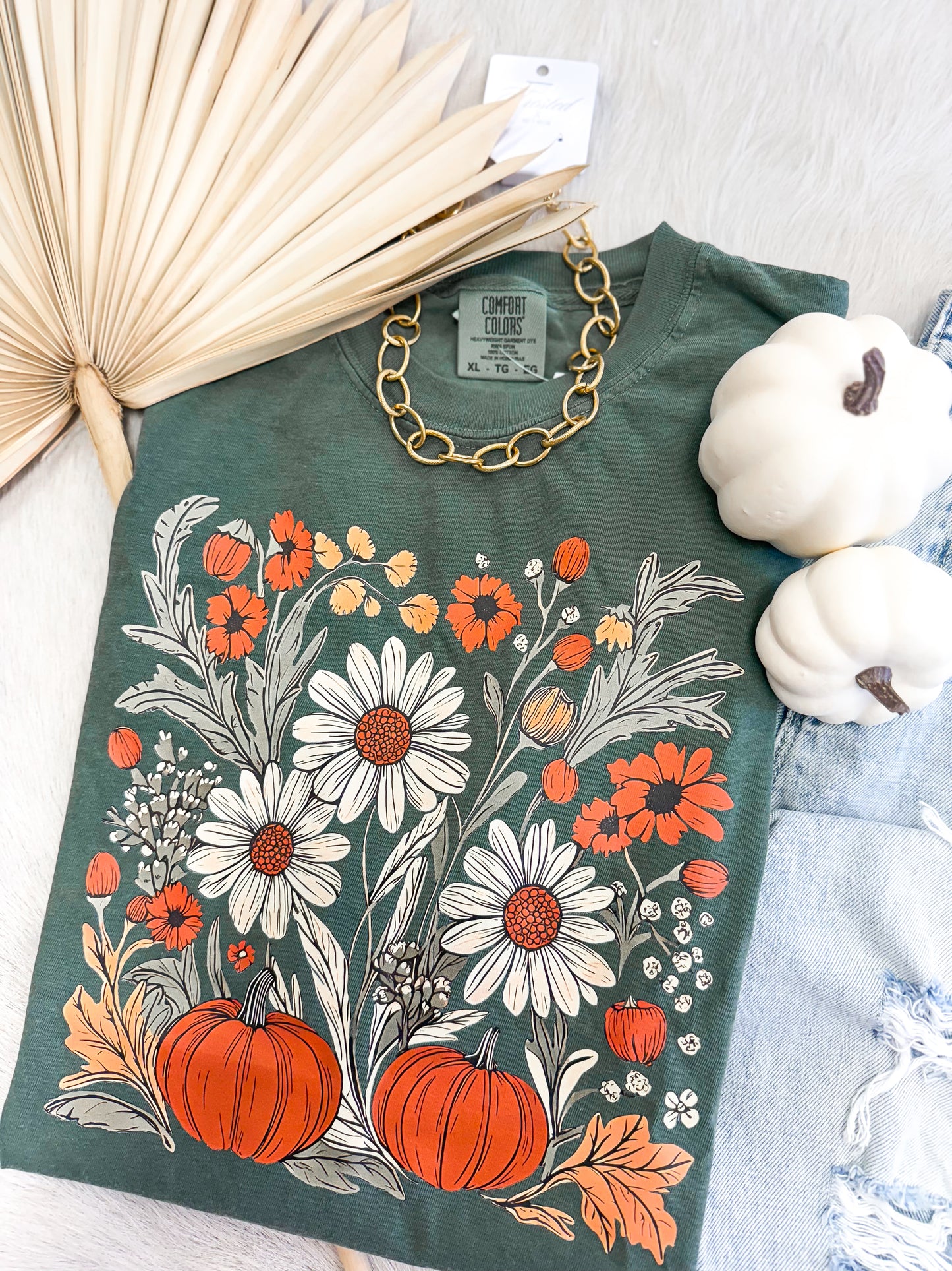 Floral Pumpkin with Daisies Tee
