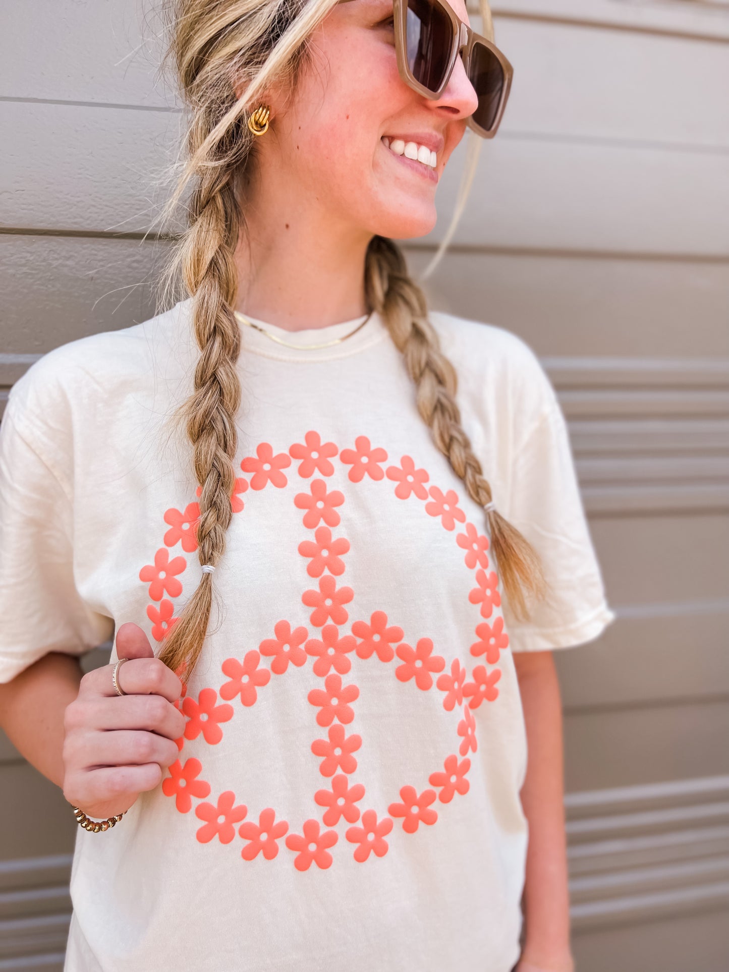 Flower Peace Sign Puff Tee